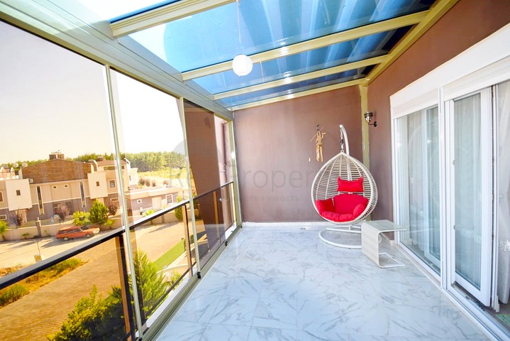 Villa 5 + 1 in a complex in Yeshilbahir Dosemealti