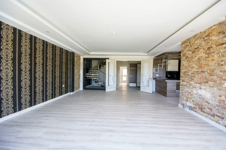 Villa 5 + 1 in a complex in Yeshilbahir Dosemealti