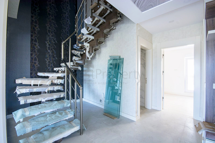 Villa 5 + 1 in a complex in Yeshilbahir Dosemealti