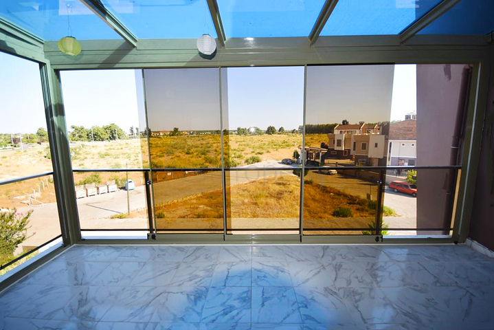 Villa 5 + 1 in a complex in Yeshilbahir Dosemealti