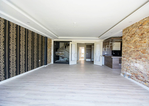 Villa 5 + 1 in a complex in Yeshilbahir Dosemealti