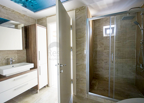 Villa 5 + 1 in a complex in Yeshilbahir Dosemealti