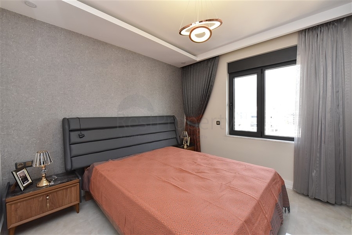 Spacious penthouse on the first coastline 