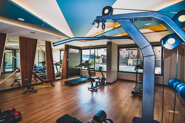 Spacious penthouse on the first coastline 