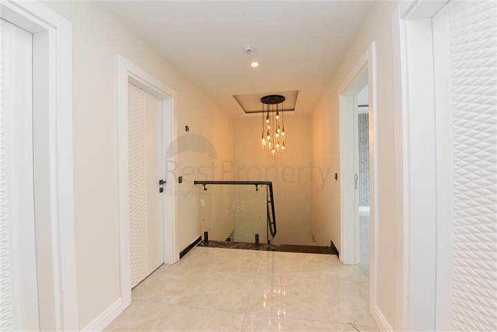 Spacious penthouse on the first coastline 