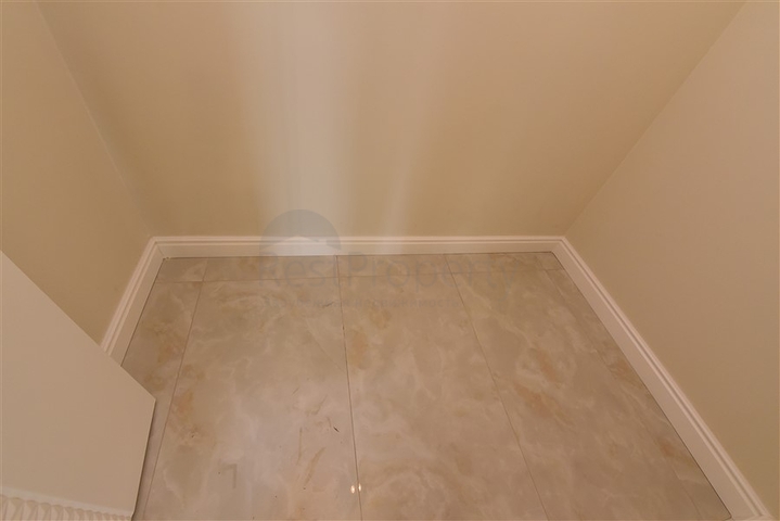 Spacious penthouse on the first coastline 