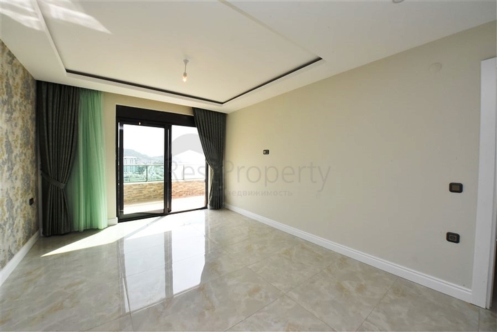 Spacious penthouse on the first coastline 