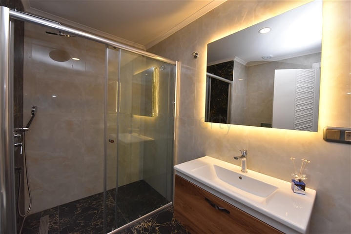 Spacious penthouse on the first coastline 