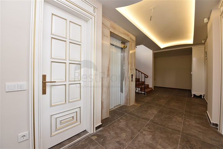 Huge Villa - with Sea and Castle view -Alanya Center 