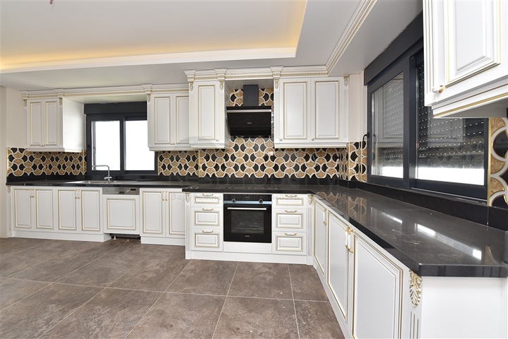 Huge Villa - with Sea and Castle view -Alanya Center 