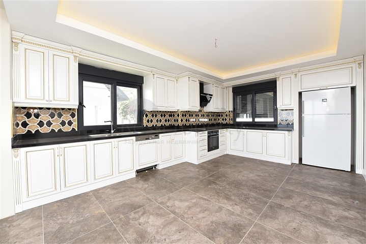 Huge Villa - with Sea and Castle view -Alanya Center 