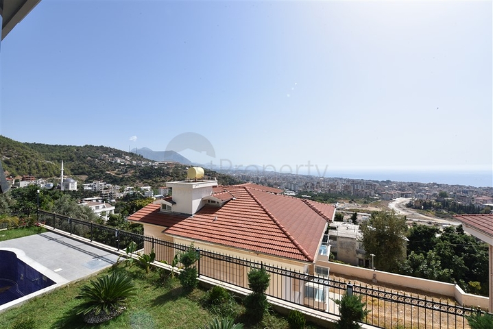 Huge Villa - with Sea and Castle view -Alanya Center 