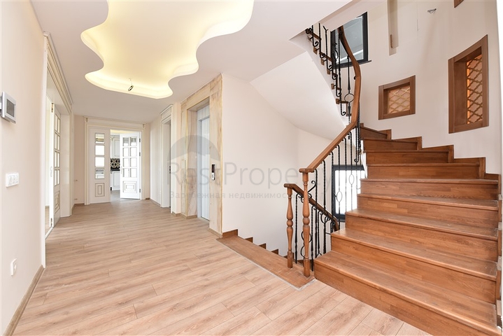 Huge Villa - with Sea and Castle view -Alanya Center 