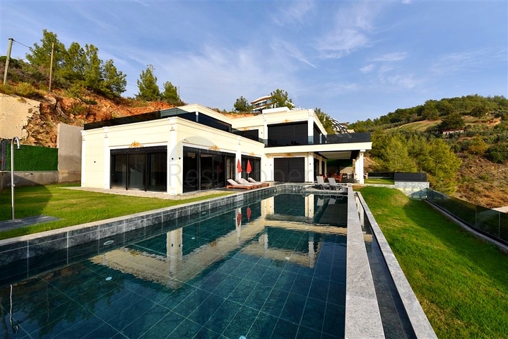 Private villa according to a design project