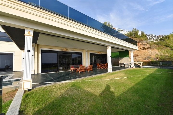 Private villa according to a design project