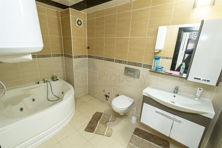 Villa 4 + 1 in a complex in the Kundu Lara area, 10 minutes from the beach