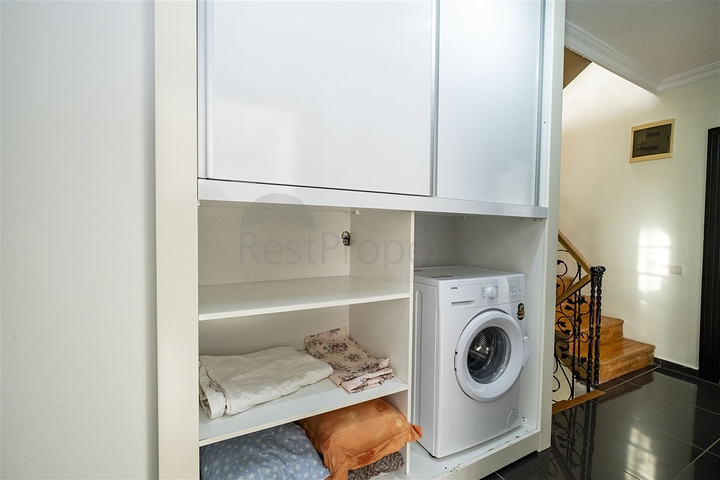 Villa 4 + 1 in a complex in the Kundu Lara area, 10 minutes from the beach