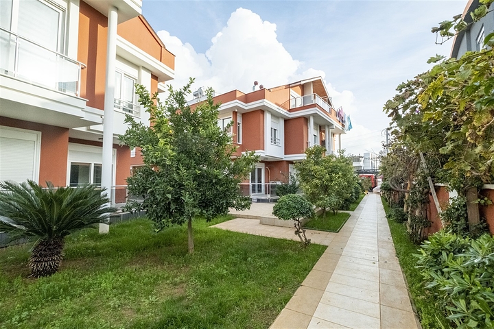 Villa 4 + 1 in a complex in the Kundu Lara area, 10 minutes from the beach