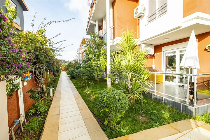 Villa 4 + 1 in a complex in the Kundu Lara area, 10 minutes from the beach