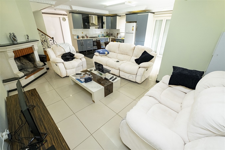 Villa 4 + 1 in a complex in the Kundu Lara area, 10 minutes from the beach