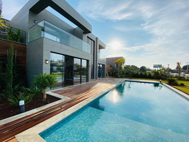 Stylish villa with stunning views of the sea, mountains and Bodrum.