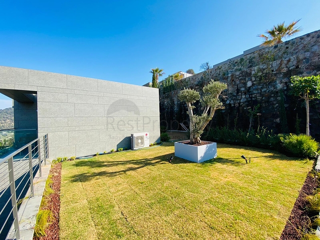 Stylish villa with stunning views of the sea, mountains and Bodrum.