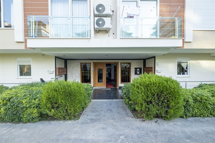 Apartment 2 + 1 with furniture in Liman Konyaalti 600 m to the sea