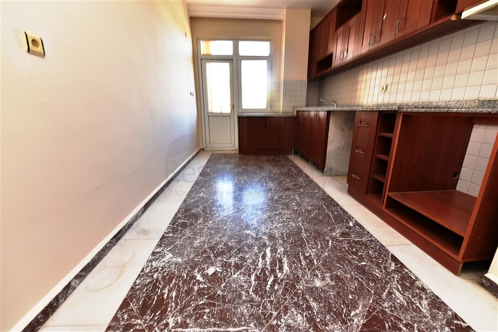 Apartments and retail space in the Cikcilli area