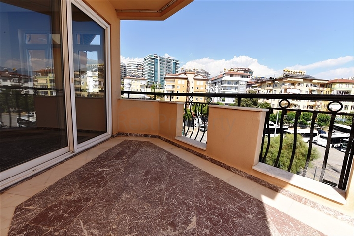 Apartments and retail space in the Cikcilli area