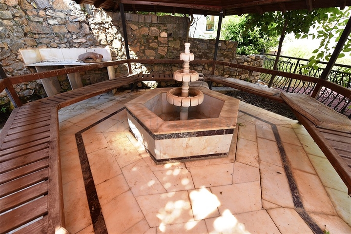 Apartments and retail space in the Cikcilli area