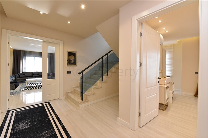 3+1 penthouse in Mahmutlar for rent 3+1 penthouse in Mahmutlar for rent