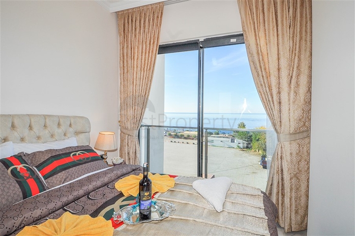 One-bedroom apartment with sea view