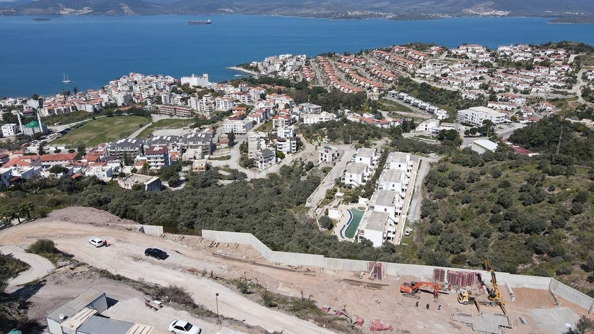 Wonderful Life in a Peninsula with Unique Nature