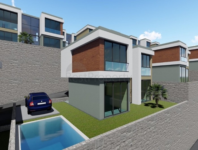 Wonderful Life in a Peninsula with Unique Nature