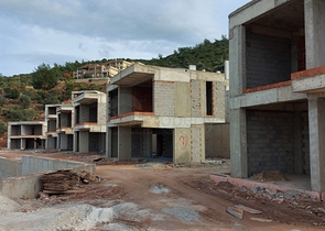 Wonderful Life in a Peninsula with Unique Nature