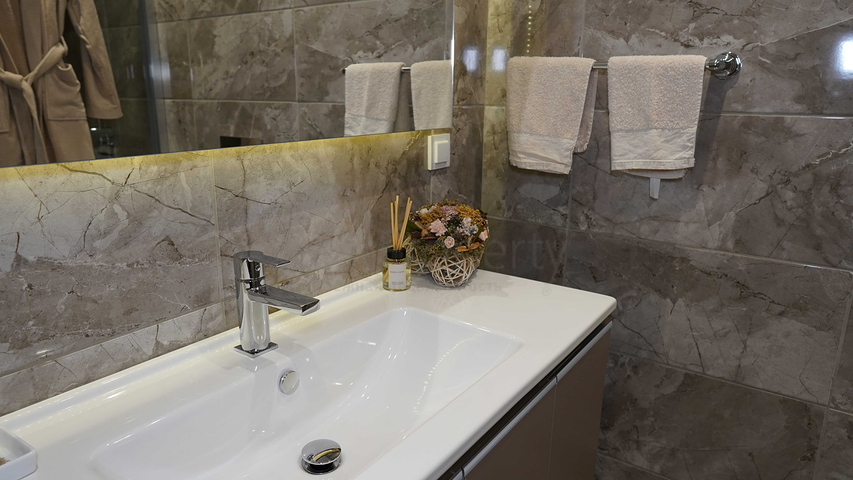 A complex in Istanbul with an ideal transport interchange