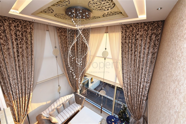 5+2 villa with stunning views in the center of Alanya