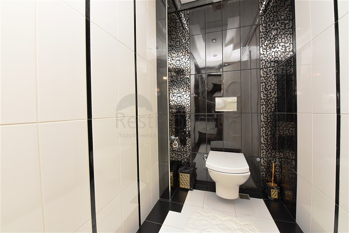 5+2 villa with stunning views in the center of Alanya