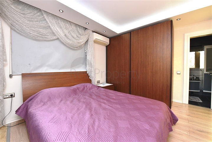 5+2 villa with stunning views in the center of Alanya