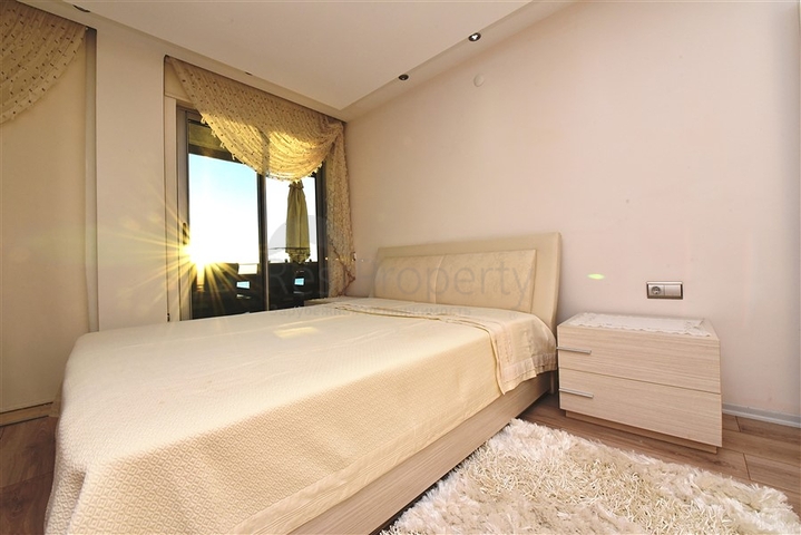 5+2 villa with stunning views in the center of Alanya