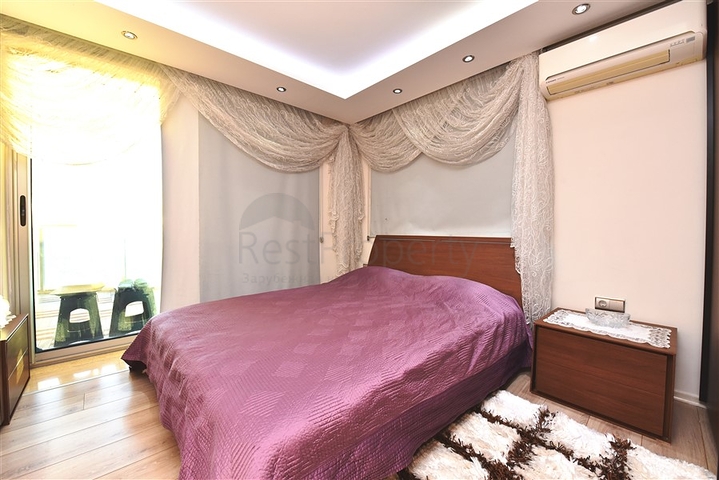 5+2 villa with stunning views in the center of Alanya
