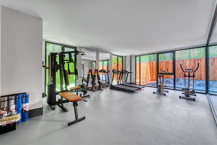 A new complex under construction in the Oba area