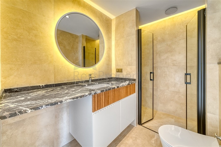 A new complex under construction in the Oba area