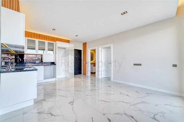 A new complex under construction in the Oba area