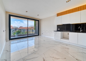 A new complex under construction in the Oba area