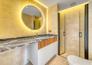 A new complex under construction in the Oba area