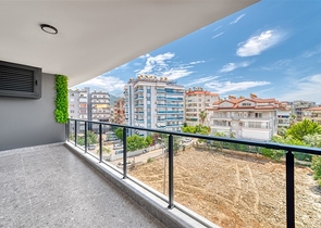 A new complex under construction in the Oba area