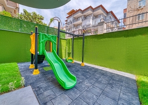 A new complex under construction in the Oba area