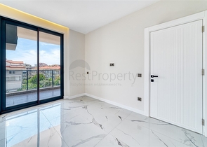 A new complex under construction in the Oba area