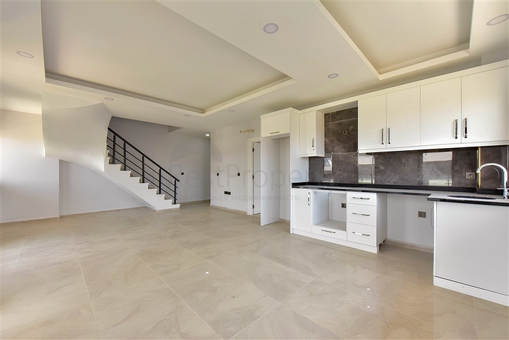 A new classic style project 400 m from the sea in the Oba area